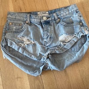 One Teaspoon Bandits Jean shorts Size 25